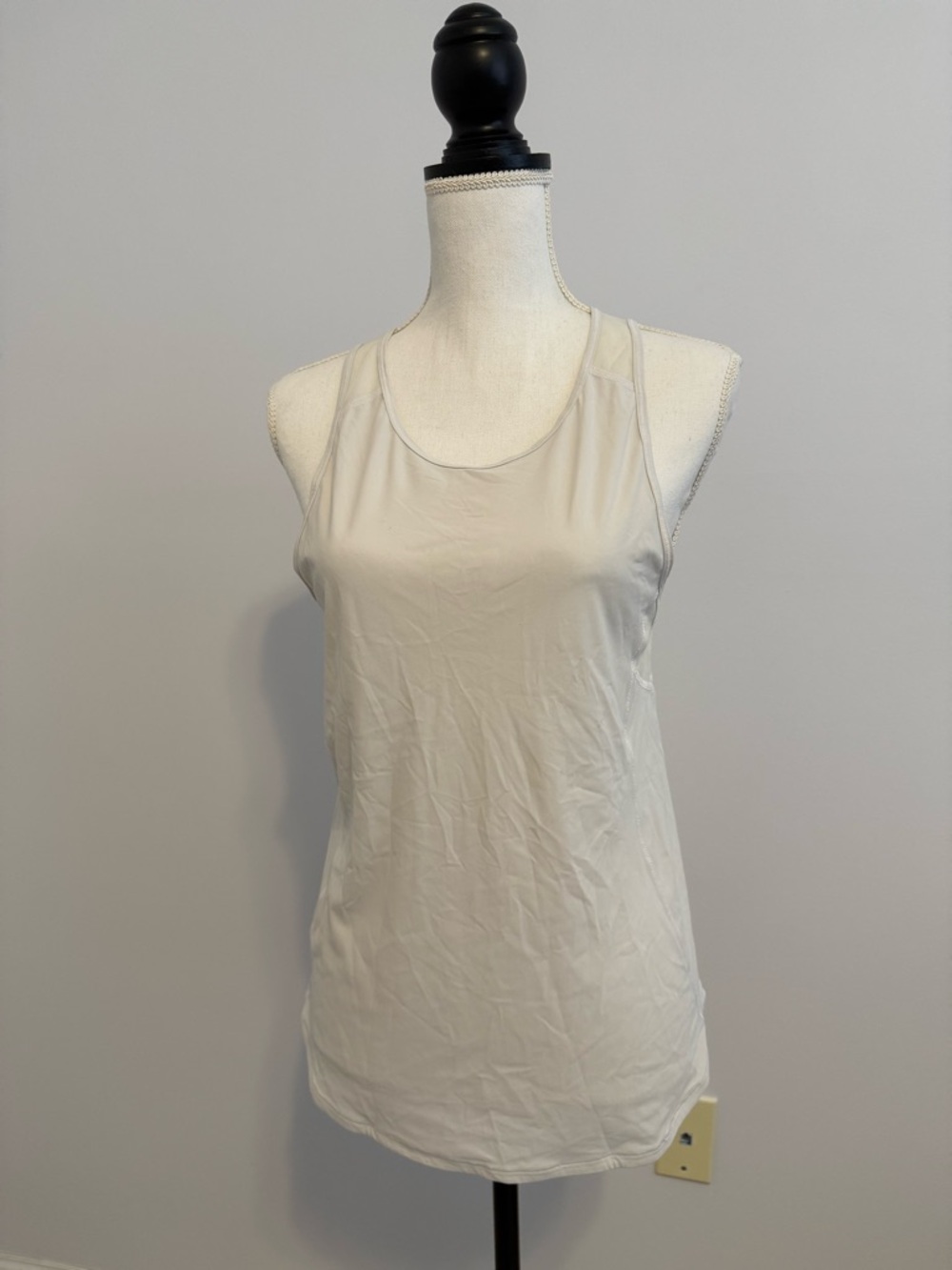 lululemon athletica white tank size 6